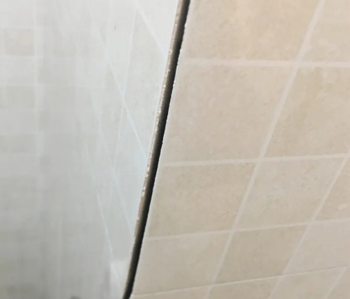 光泽瓷砖空鼓维修公司分享阳台瓷砖脱落的修复过程可以分为以下几个步骤